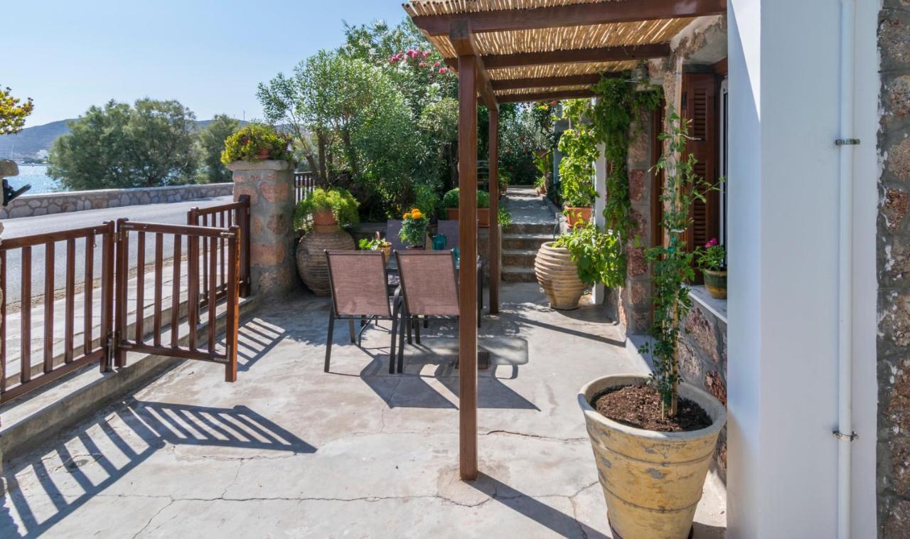 Kourita Garden Apartment With Sea View Near To The Port Of Milos Adamantas  Exterior foto
