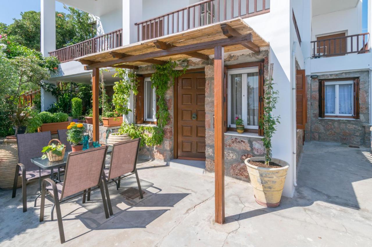 Kourita Garden Apartment With Sea View Near To The Port Of Milos Adamantas  Exterior foto