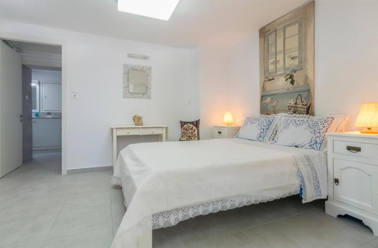 Kourita Garden Apartment With Sea View Near To The Port Of Milos Adamantas  Exterior foto