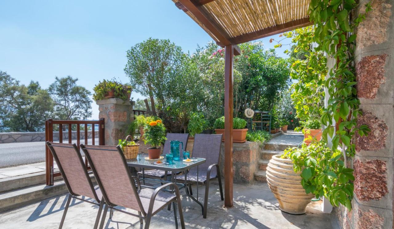 Kourita Garden Apartment With Sea View Near To The Port Of Milos Adamantas  Exterior foto